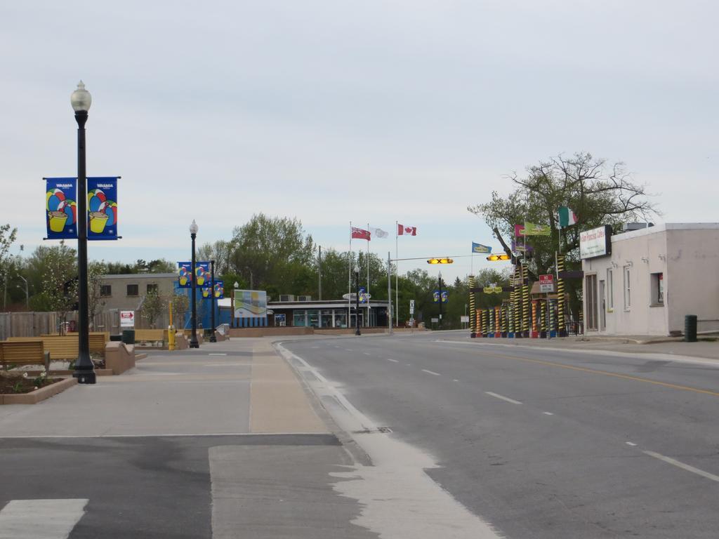 Villa Nova Motel Wasaga Beach Bagian luar foto