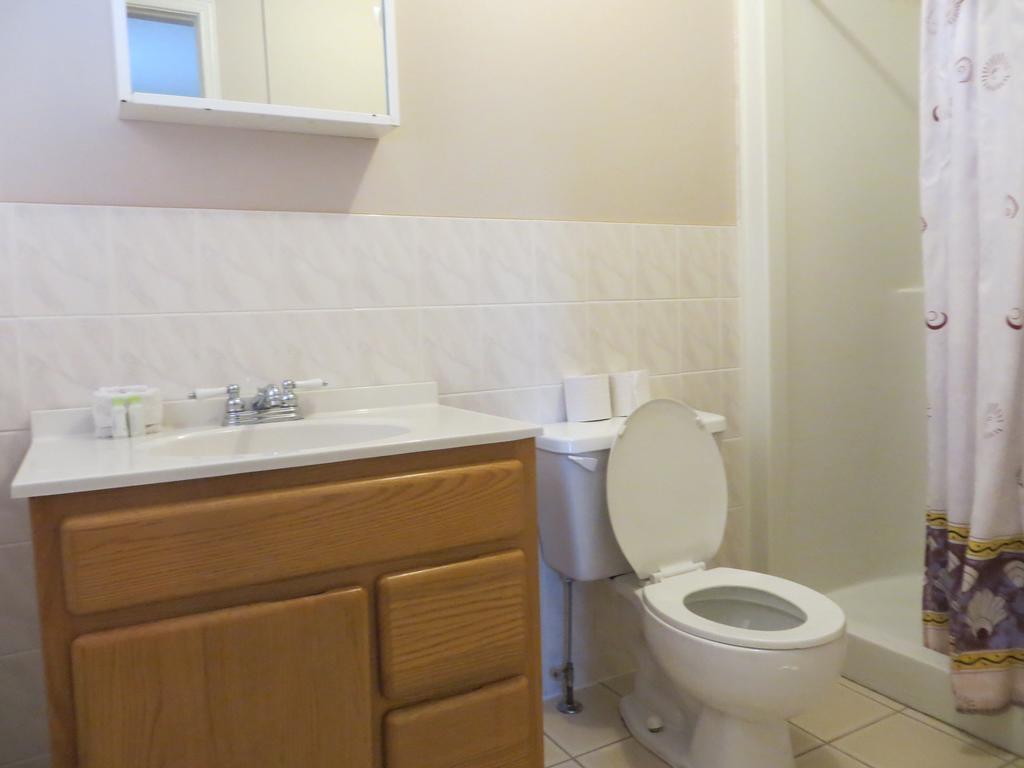 Villa Nova Motel Wasaga Beach Bagian luar foto