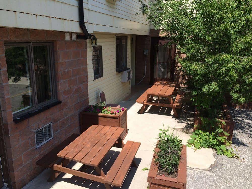 Villa Nova Motel Wasaga Beach Bagian luar foto
